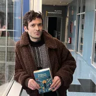 Literaturas de la transición y el “Tratado sobre la risa” de Julián Génisson