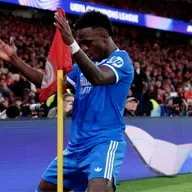 El gol del Benfica 0 - 1 Real Madrid | Vinicius guía al Madrid en Portugal