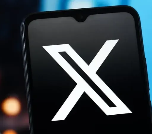 Tús Áite: Niamh Smyth le bualadh le ionadaithe ó X