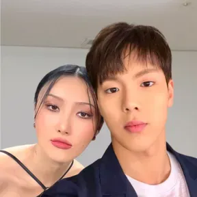 Date with Hwasa