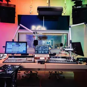 RADIAL CANDENTE EXITOS FM