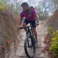 Giovanny Euan, triatleta cozumeleño nos platica sus experiencias en MTB y RUTA, cual es mejor ???