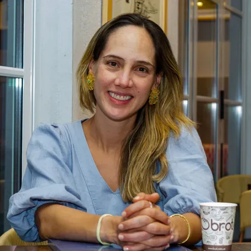 Librería Café de Pombo 2a parte: Camila Zuluaga el periodismo en los 500 Años