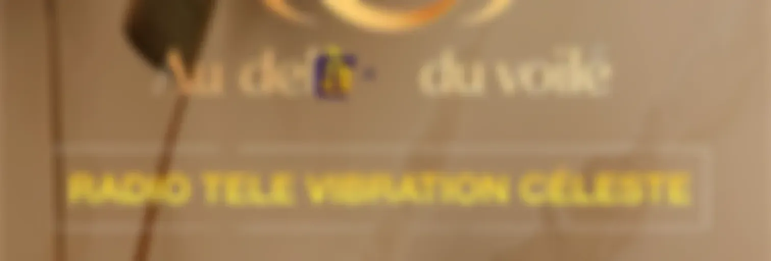 La Royauté de Christ et l'Éclat Doré de Son Nom