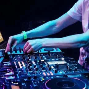 UNALMUSIC