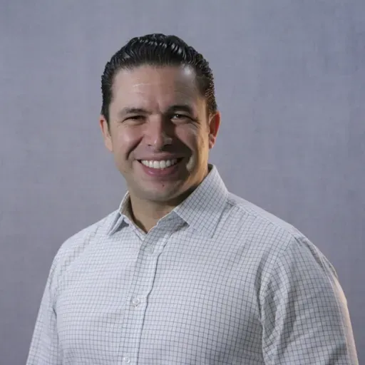 30.11.25 (17h) | "O Deus que não muda, muda tudo em nós" (Raphael Gadelha)