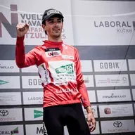 Ciclismo con Unai Ramos vencedor de la Vuelta a Navarra que se queda en casa con el ciclista tudelano y su equipo Finisher