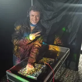 dj8cr8