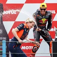 Augusto Fernández, tras su victoria en Assen: "Ha sido una carrera muy bonita y muy luchada"