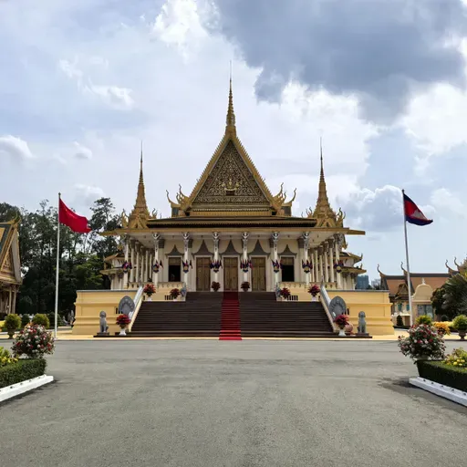 President Xi looks forward to more high-quality cooperation with Cambodia