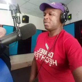 IZWI LOMPHAKATHI