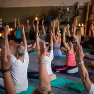 Yoga por los caminos del vino, una iniciativa para disfrutar nuestros paisajes desde la calma
