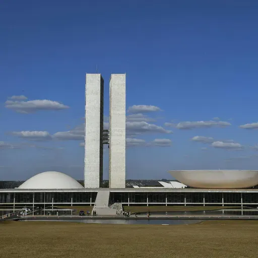 Congresso aprova Orçamento com superávit de R$ 34,5 bilhões e R$ 61 bi em emendas