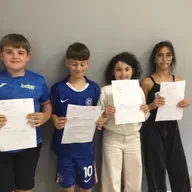 Egoi,Xabi, Ximena eta Triana gorriak