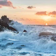 Thoughts from the Edge: Navigating the turbulent seas of the incoming year with grace and courage (Manda solo)