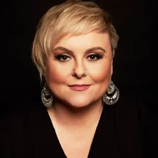 Harmony & Heat: Lyn Bowtell’s Jazz Adventure with Monsieur Camembert