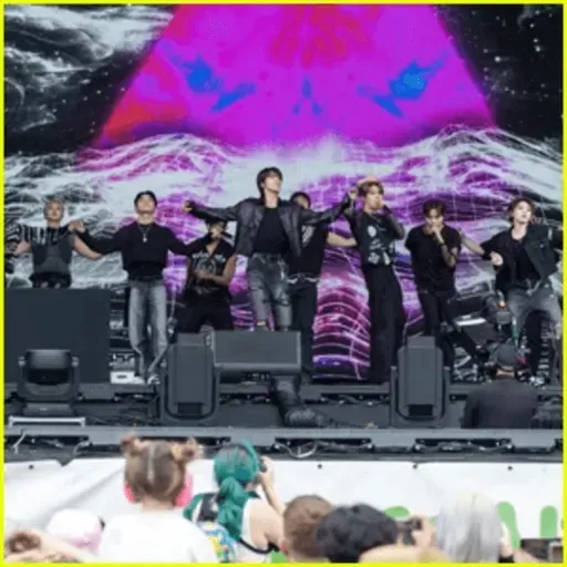 SEVENTEEN Confirm All 13 Members Renew Contracts at Tour Finale copy