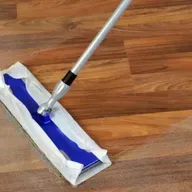 Como proteger seu piso de madeira