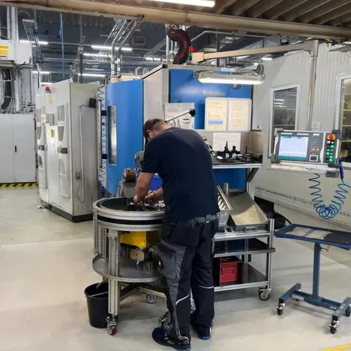 Struggling German Industry Turns to Defense Manufacturing