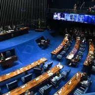 Direita congestionada na disputa pelo Senado no ES