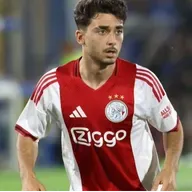 Sanedrín Osasuna con el principio de acuerdo con el extremo Raúl Moro del Ajax y la visita al Rayo