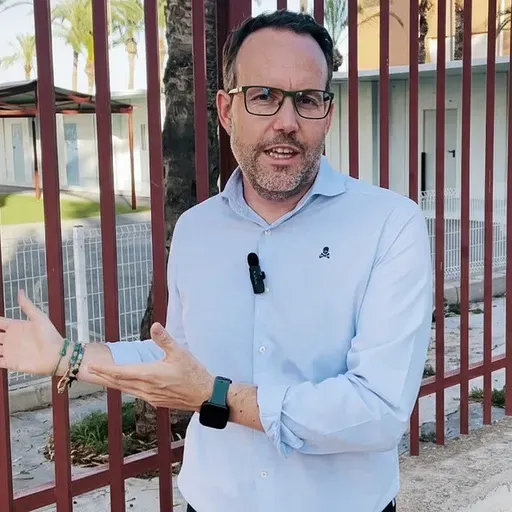 El PSOE de Elche pide que se agilicen las obras del plan Edificant que están pendientes de finalizar