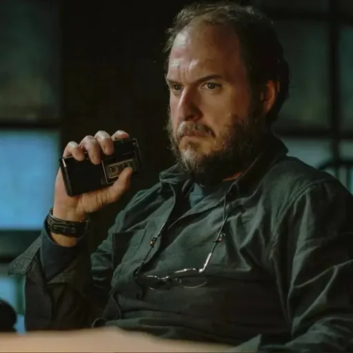 Los iniciados y otras entradas a universos literarios