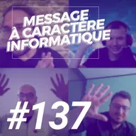 Les mockups ouverts cultivent en confiance des champignons sans date dans une éruption de nuage