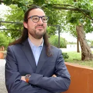 A casa que é Taizé, a estrada de regresso e o cabelo comprido de João Pedro Faria - Emissão 23-04-2026