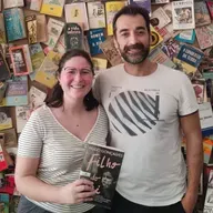 Episódio 90 - Hugo Gonçalves: “Não sou alguém a quem a mãe e o pai morreram e decidiu escrever um livro. Sou um escritor que decidiu pegar nesta matéria-prima, como já pegou em outras”