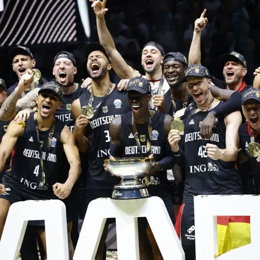 Tirando a Fallar: Alemania domina Europa, el affaire Kawhi y un español entrenando en Ruanda