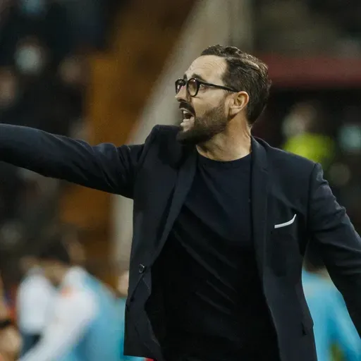 Dentro del Vestuario: la dramática lucha por el descenso