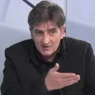 Faruk Kapidžić: Nemaju dovoljno ruku za Bukvićevu zgradu, obilaze vijećnike i traže podršku