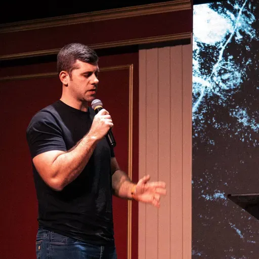 Un Puño Lleno | Pr. Tobias Wiens