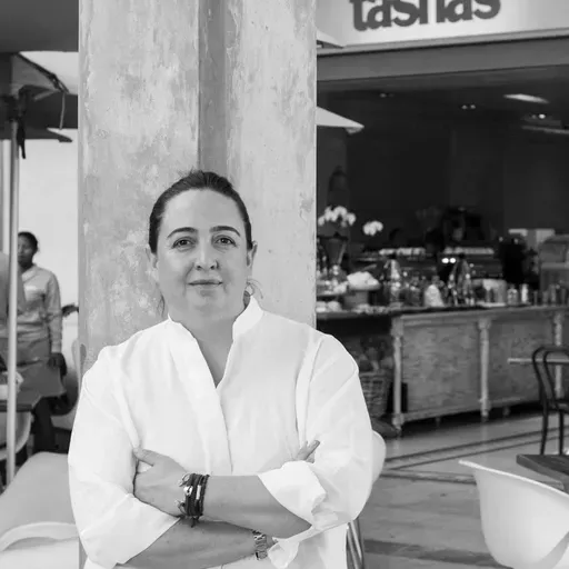 S2-16. Tashas - Natasha Sideris