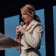 Não perca o coração! - Bispa Viviane Matos