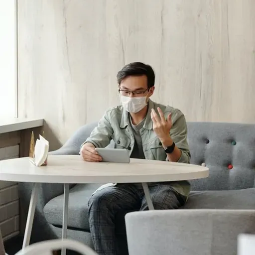 Когда защитная маска обязательна, а когда ее разрешается не носить