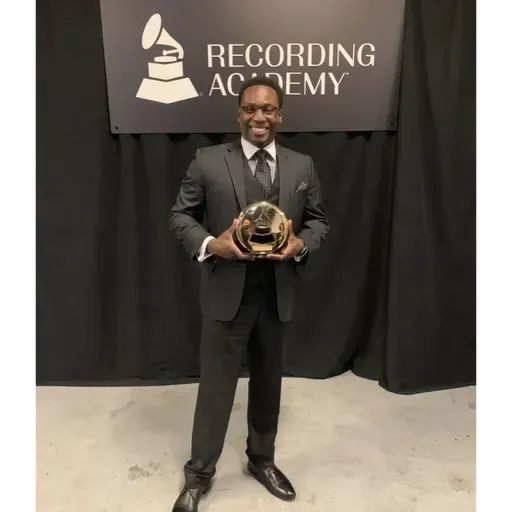 Dr. Jeffrey Redding New Single "Captivating"