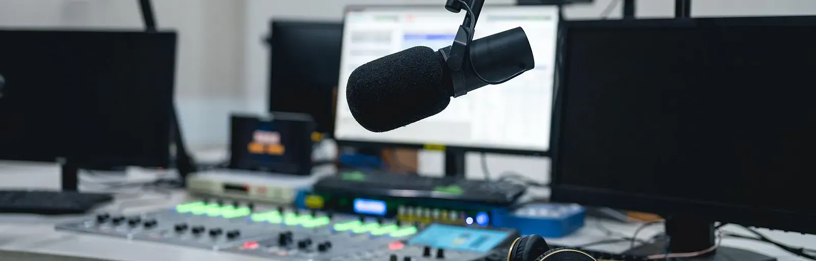 RADIO RETRO FEZZ 92.5FM