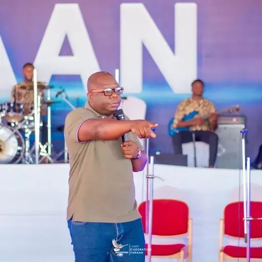 LE DÉRACINEMENT AVEC LE PROPHÈTE CHRISTOPHE OLYMPIO Adjeoda