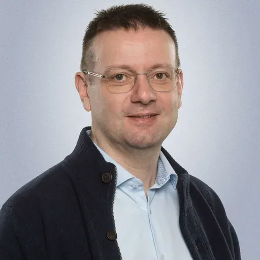 Viggo Johannesen - Ungur og kallaður til leiðara