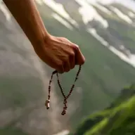 Unas rosas para la Virgen