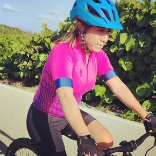 LILI PEREZ nos acompaña en ENBICLATE y nos platica del proyecto FRIDAS EN BICI en la isla.