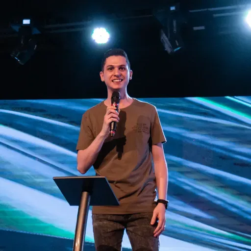 Fique on-line!! 🤳 | Victor Corsini no #XGEN