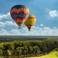 10.000 lugares para viajar con Ángela Gonzalo - Un globo y una novela de Julio Verne en el origen de Ultra Magic - 10/05/25