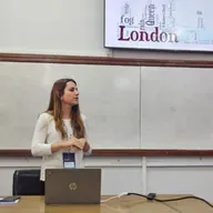 Julia Fernández Armendáriz sobre literatura inglesa