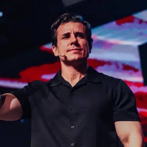 Desmascarando as falsas luzes - Bispo Juliano Matos