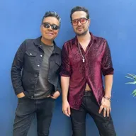 Los Daniels rumbo al Teatro Metropolitan