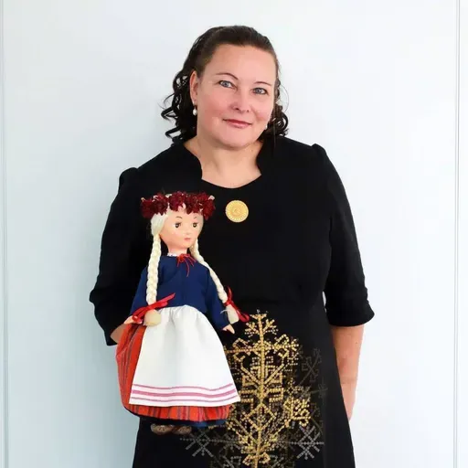 Par vērtībām, vecmāmiņām un zemenēm | Parunāsim par | RML S11E67 | Iveta Seimanova | Aija Avotiņa | 08.06.2026.