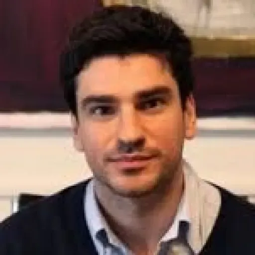 Detrás de las Palabras: Lorenzo Sigaut Gravina, economista